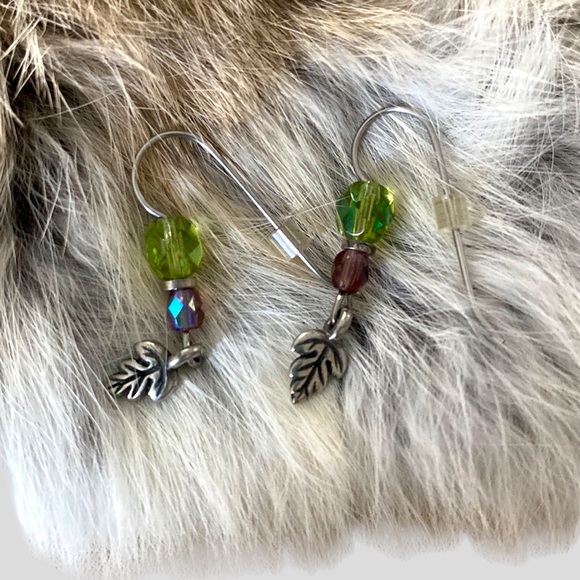 Handmade Beaded ad Silver Leaf Small Dangle Earrings. - Picture 3 of 8